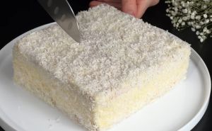 Uljepšajte sebi dan: Keks torta s bijelom čokoladom i kokosom će vas 'osvojiti', ne treba se peći