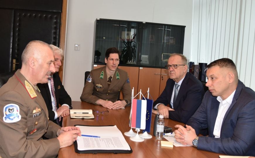 Ministar Nešić se sastao sa komandantom EUFOR-a u BiH: Očekuje se visok nivo saradnje