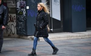 Jak vjetar u Sarajevu: Građani užurbano hodaju gradom