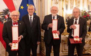 Skandalozno: Austrijski predsjednik dodijelio državno priznanje negatoru genocida Peteru Handkeu