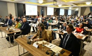Konferencija u Sarajevu: Novinari otkrili šta je najbolji alat za borbu protiv ruskih dezinformacija