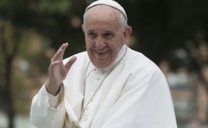 Papa Franjo otkazao audijenciju zbog blaže gripe