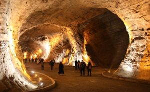 Turska ispod zemlje: Slane pećine preplavljene domaćim i stranim turistima