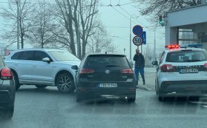 Vozač, oprez: Zbog saobraćajne nesreće u Sarajevu, kolaps u prometu, stvorila se velika gužva