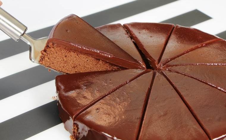 Zasladite svoj dan: Probajte čokoladni kolač iz tave, ukusna poslastica gotova za 10 minuta