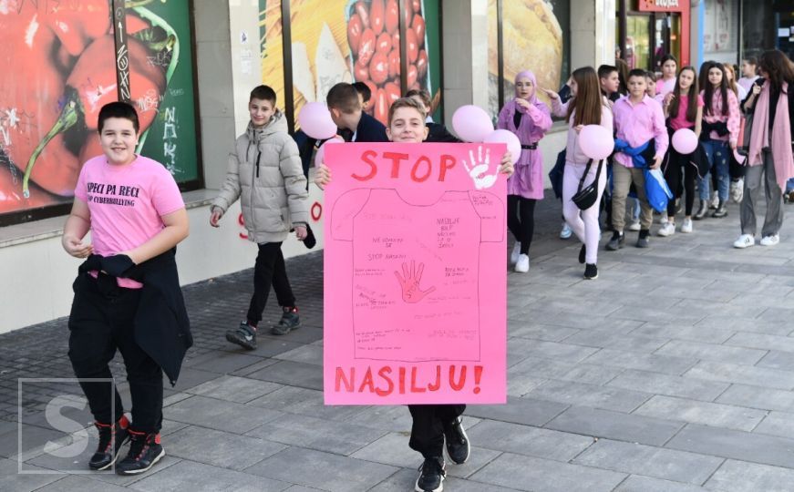 Šetnja i puštanje balona u zrak: U Sarajevu obilježen Dan ružičastih majica i poslana važna poruka