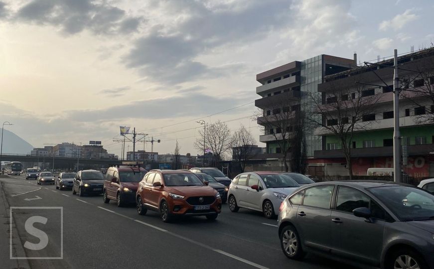 Potpuni kolaps: Pogledajte kako izgleda saobraćaj prema centru Sarajeva