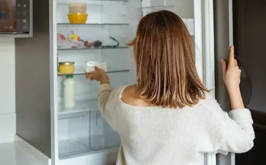 Mnogi stavljaju zdjelicu soli u frižider: Kada čujete zašto, i vi ćete to odmah uraditi