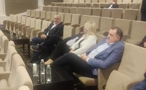 Snimak Milorada Dodika kako gleda Partizan u Antaliji postao hit na društvenim mrežama