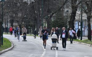 Sjajna subota na Vilsonovom: Sarajlije uživaju u sunčanom danu na omiljenom šetalištu