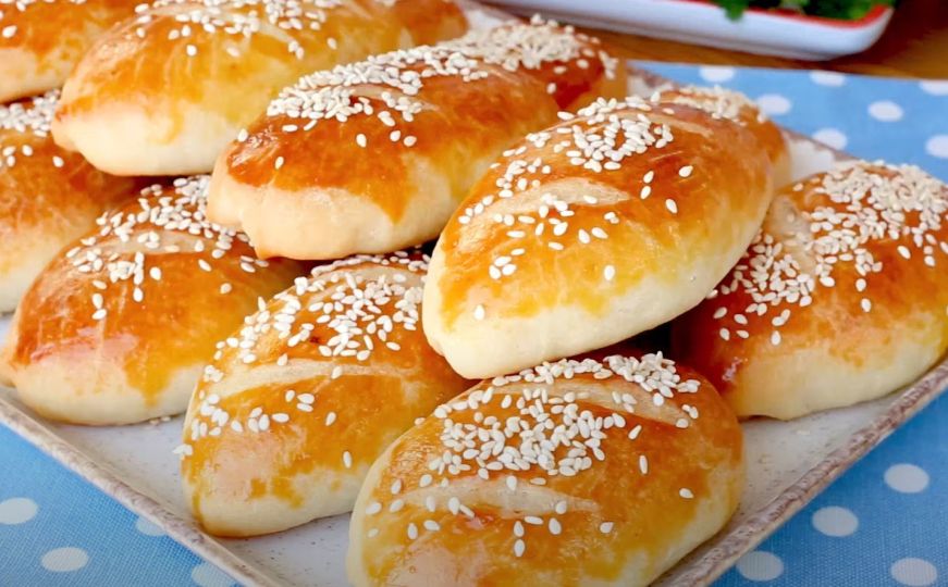 Sočne turske pogačice s feta sirom i peršunom: Recept za brzinsku užinu