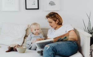 Psihologinja otkriva: Kako bajke utječu na djecu i kada je najbolje krenuti s čitanjem djetetu