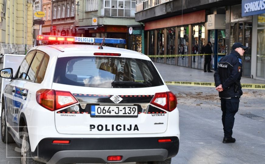 Vozio bez položene vozačke, ima 6.730 KM neplaćenih kazni: Sarajevska policija mu oduzela vozilo