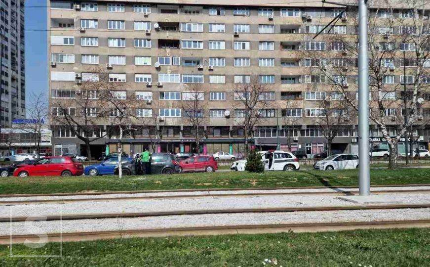 Vozači, oprez: Saobraćajna nesreća u Sarajevu, formirala se velika gužva
