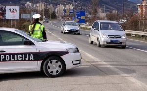 Policijska potjera na autoputu u BiH: Uhapšene dvije osobe, vozili ukraden automobil