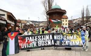 "Palestina nisi sama, uvijek Bosna je sa vama": Počeo protest podrške u Sarajevu