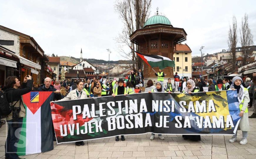 "Palestina nisi sama, uvijek Bosna je sa vama": Počeo protest podrške u Sarajevu