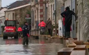 Narandžasti meteoalarm u Francuskoj: U vodenim bujicama nestalo najmanje šest osoba