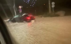 Nezapamćen potop u Hrvatskoj: Poplavljene kuće, zaglavljeni automobili