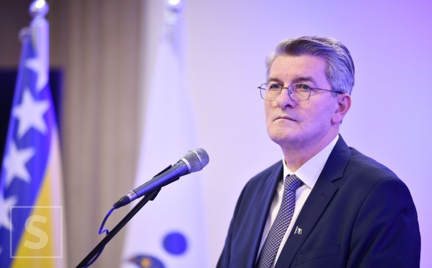 Mehmedović reagovao na skandalozne izjave ambasadora BiH: Poslao poruku Komšiću i Bećiroviću