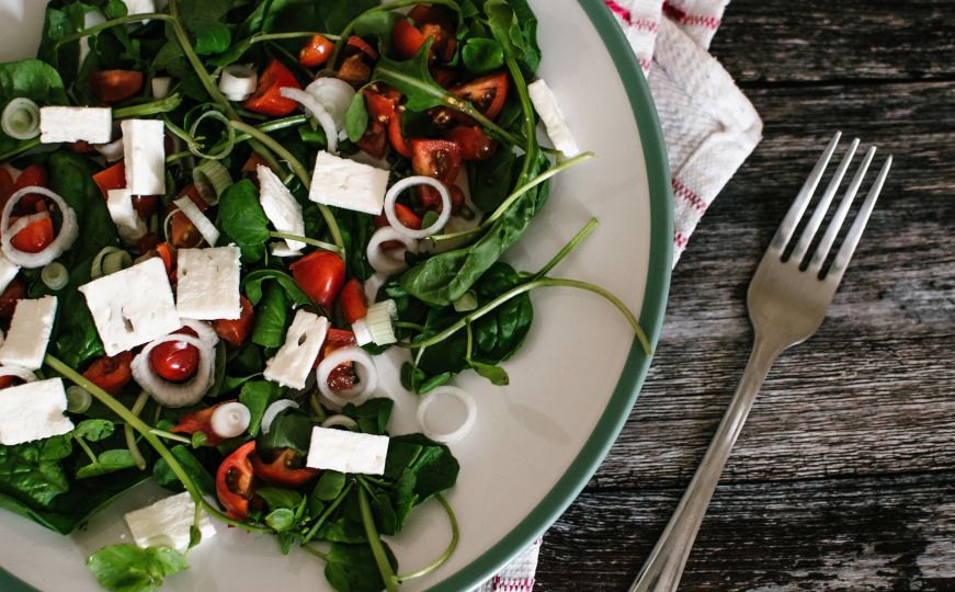 Nutricionisti savjetuju: Salata nije dobar izbor za večeru kada želite smršati - evo i zašto