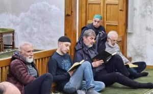 Hafiz Botić objavio fotografiju Dine Merlina u sarajevskoj džamiji: "Koliko god da ostvariš..."