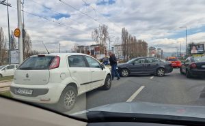 Vozači, oprez: Velike gužve na glavnoj cesti u Sarajevu zbog saobraćajne nesreće