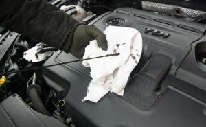 Ovo ni slučajno nemojte raditi kada upalite automobil: Možete ozbiljno oštetiti motor