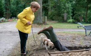 TV komedija o njemačkoj kancelarki: Angela Merkel u ulozi detektiva rješava misteriozna ubistva