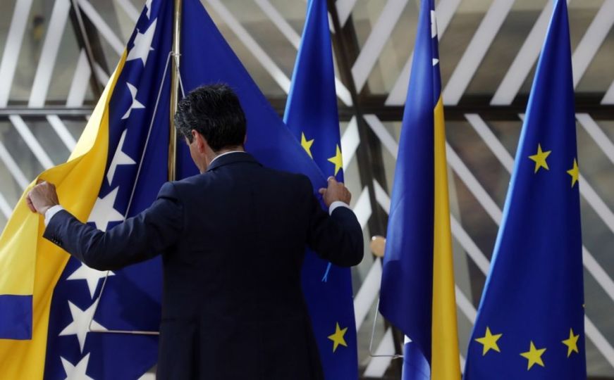 Istraživanje: Bh. građani očekuju otvaranje pregovora pristupanja u EU, ali ne vide napredak zemlje