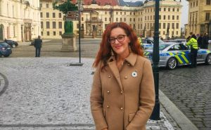 Bosanska elegancija u Pragu: Ambasadorica Martina Mlinarević zablistala u haljini iz Tešnja