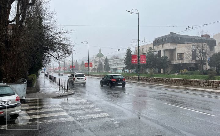Počeo padati snijeg u Sarajevu