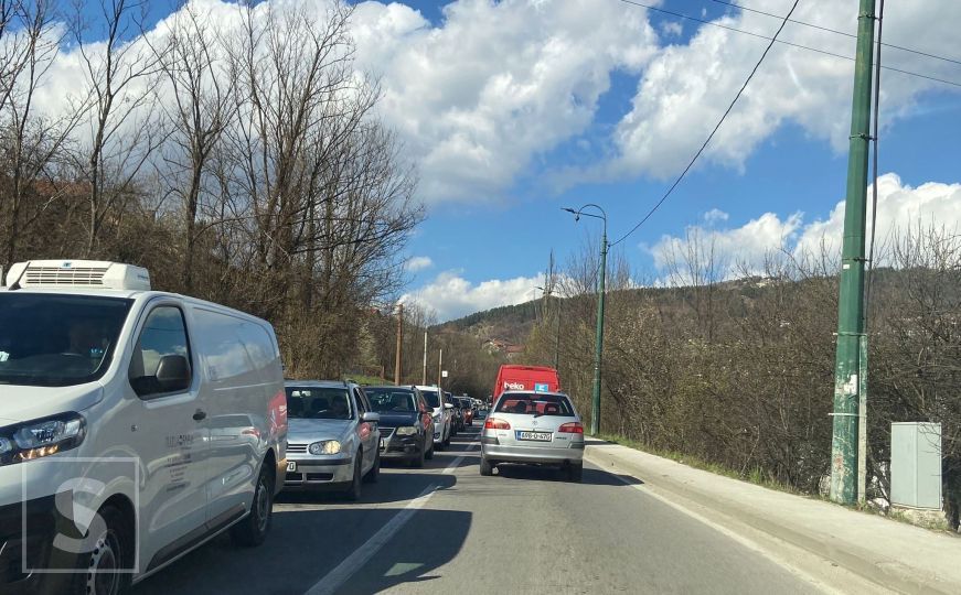 Vozači, naoružajte se strpljenjem: Udes u Sarajevu, kolona duga nekoliko kilometara