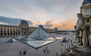 Haos u Parizu: Dojavljena bomba u Louvreu, na meti 'Mona Lisa'