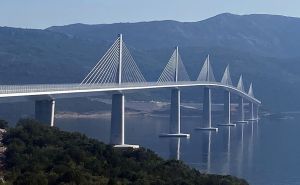 Analiza stručnjaka: Da li bi Pelješki most mogao izdržati udar velikog broda?