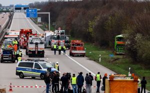 Vozač autobusa u Njemačkoj pod istragom: U prevrtanju poginulo četvero ljudi, brojni povrijeđeni