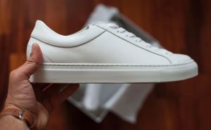 Ovaj proizvod najefikasnije čisti bijele tenisice: Neće opteretiti vaš novčanik