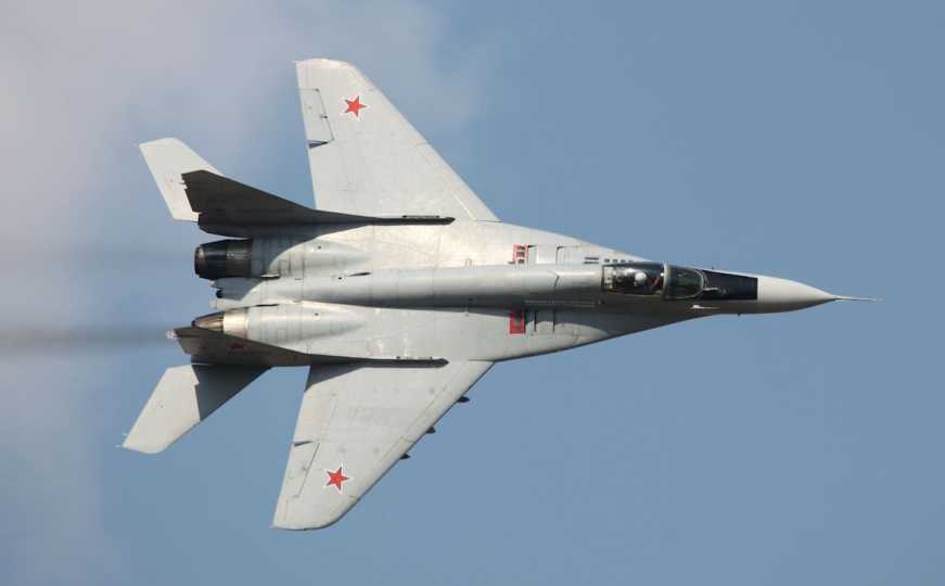Podignuti i MiG-ovi: Nestala nepoznata letjelica koja je uočena iznad Srbije