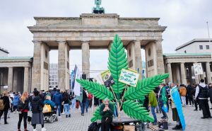 Marihuana od danas legalna u Njemačkoj, pogledajte slavlje. Evo šta se smije, a šta ne