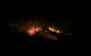 Stravične snimke iz BiH: Izbio ogroman požar, u opasnosti i kuće