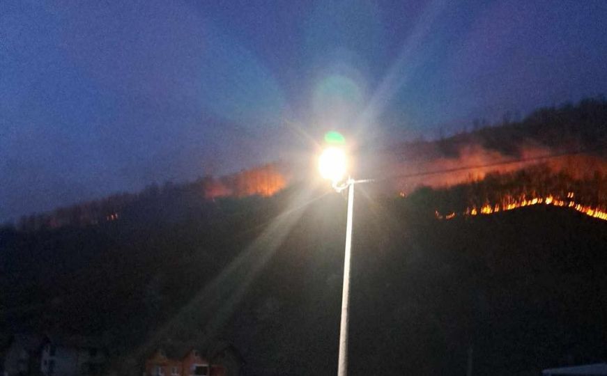 Veliki požar prijeti domovima u BiH: Stanovnici u pripravnosti dok se vatra širi