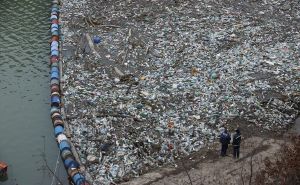 Plutajući otpad na Drini: "Najviše je drva, plastike ima najmanje, bude leševa životinja"