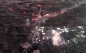 Ukrajina iz dronova usred noći zasula ruske oklopnjake: Novi video otkriva detalje akcije