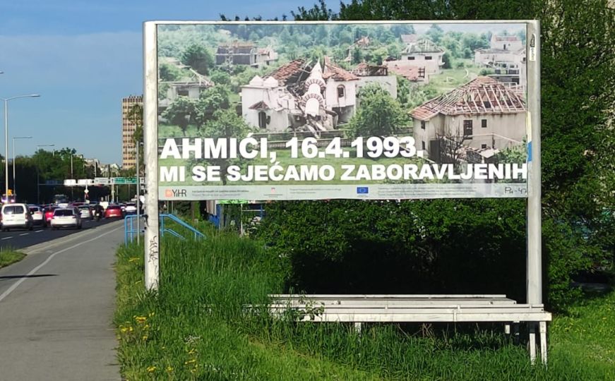 Sramotno: Uništen plakat u Zagrebu koji podsjeća na žrtve ratnog zločina u Ahmićima