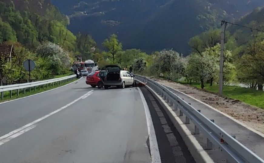 Vozači, oprez: Zbog nesreće na magistralnom putu M-17 potpuno obustavljen saobraćaj