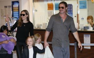 Angelina Jolie optužuje Brada Pitta za zlostavljanje "koje je počelo mnogo prije incidenta u avionu"