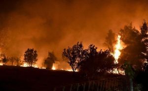 Bjesni požar na grčkom otoku Kritu: Vlasti naredile evakuaciju, najmanje jedna osoba povrijeđena