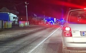 Teška nesreća u Bosni i Hercegovini. Sudarila se tri vozila, četiri osobe povrijeđene