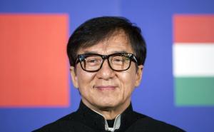 Jackie Chan se obratio fanovima nakon što su izrazili zabrinutost zbog njegovog izgleda