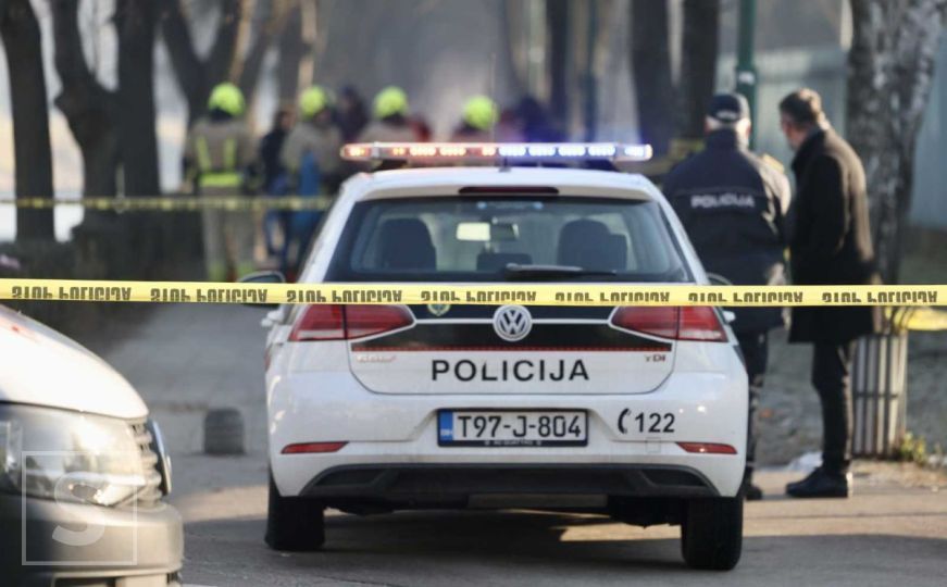 Teška nesreća kod Sarajeva: Poginula ženska osoba, bila putnik u automobilu